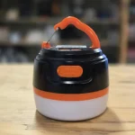 camp lykt på hylle i showroom