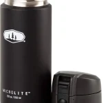 svart termos drikkeflaske med kork på siden