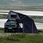 pickup i natur med taktelt og anneks