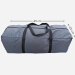 grå bag med svarte bærehåndtak som innehold anneks til taktelt. Bredde og lengde er angitt med tall.