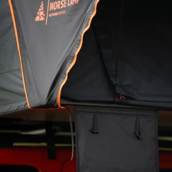 Detaljbilde av inngang og stoff på Norse Camp Romsdalen 3.0 Wide taktelt