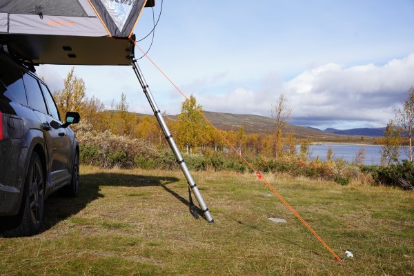 forankring av taktelt på gress underlag