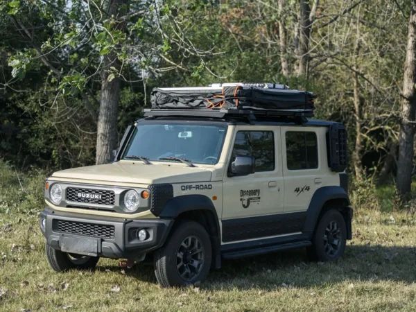 Suzuki Jimny med lukket Breheimen MINI taktelt på taket.