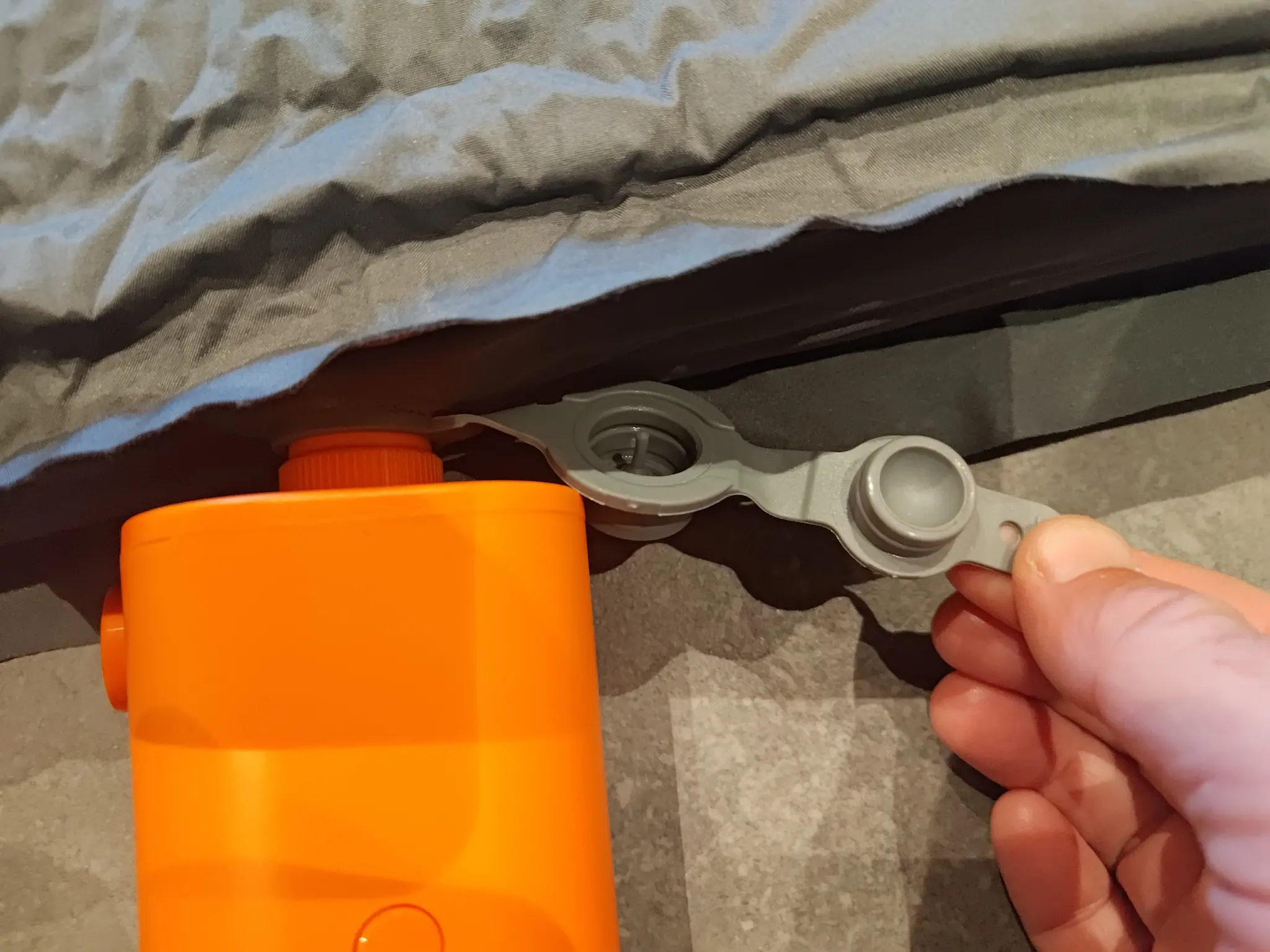 detaljbilde madrass og pumpe