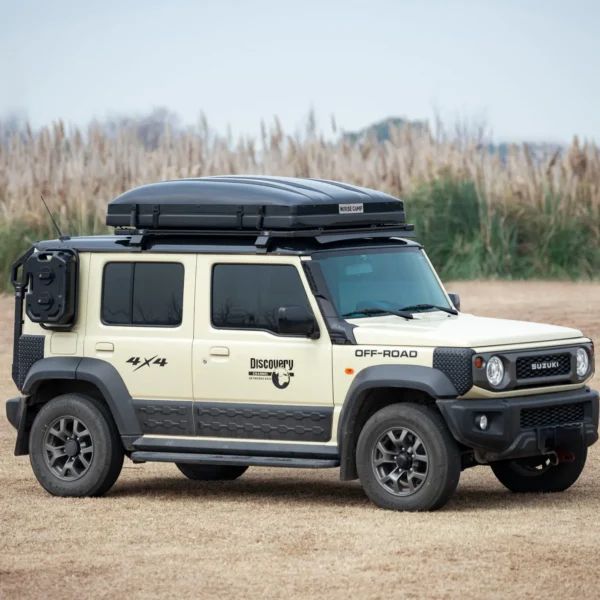Lukket Norse Camp Romsdalen 3.0 taktelt på Suzuki Jimny